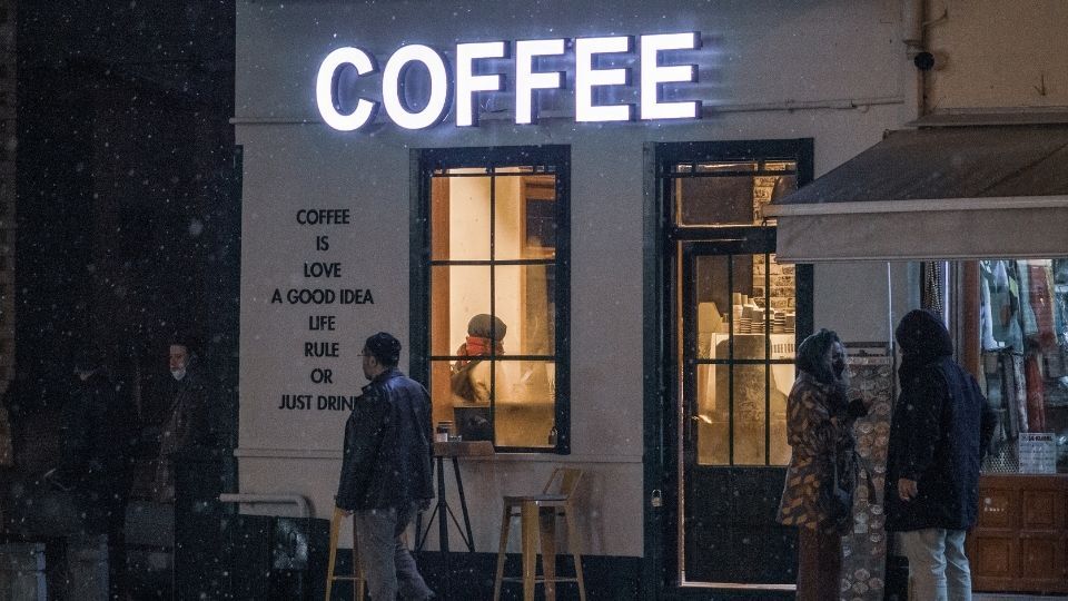 How Fascia Signs Are Elevating Business Identity and Visibility 2 (In the the image a fascia sign can be seen outside a coffee shop)