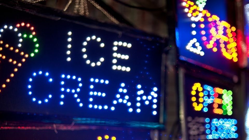 5 Sign Products to Revamp Your Interior for Any Budget 3 (In the image multiple Illuminated LED signs can be seen)