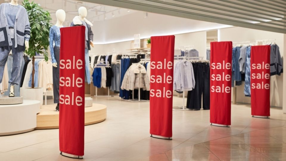 The Power of Storefront Signs: Attracting Customers with Eye-Catching Designs 1 (Here in this image a different type of storefront sign can be seen)
Storefront signs