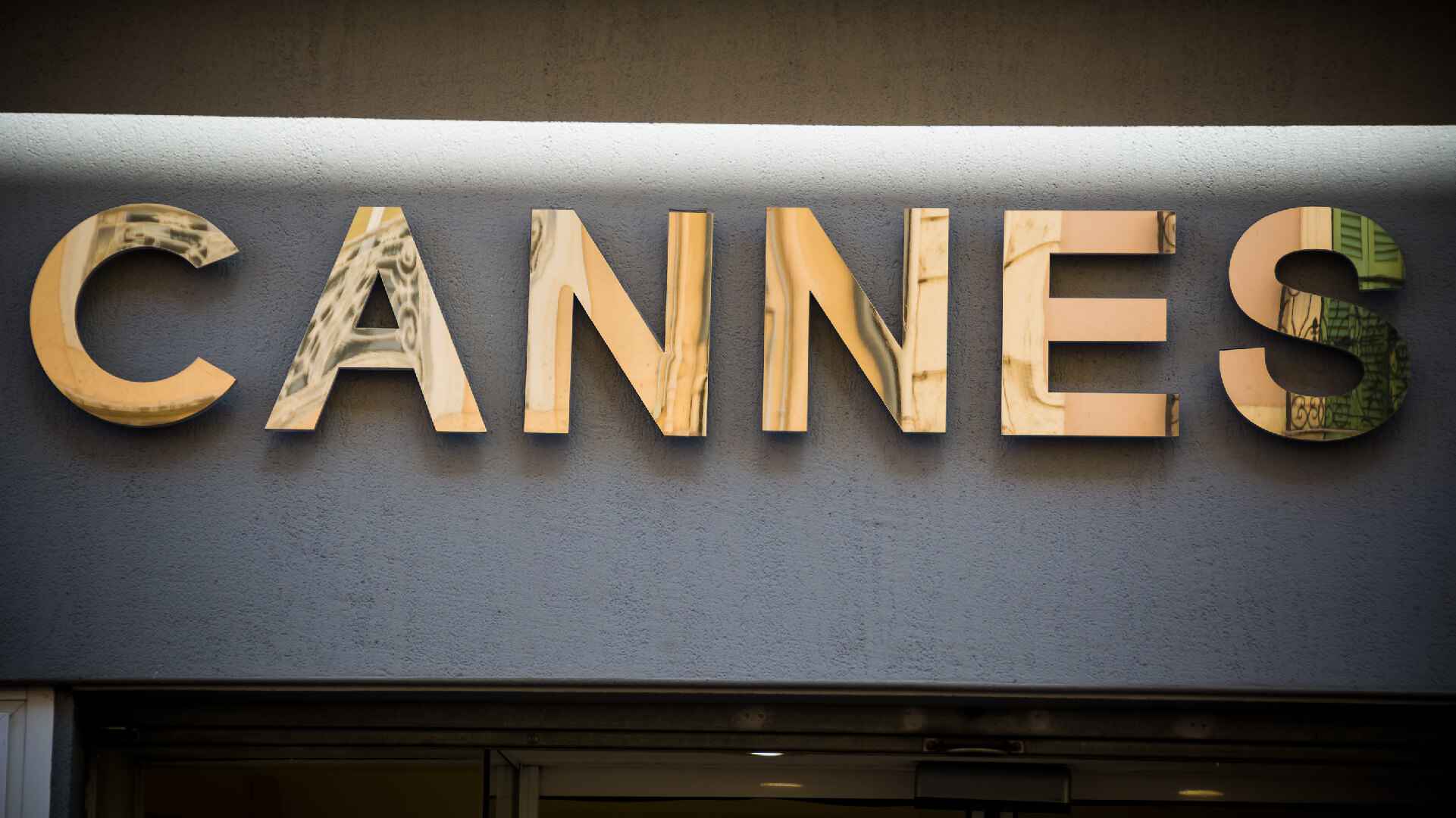 Cannes 3d gold sign